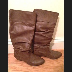 MOSSIMO brown calf boots